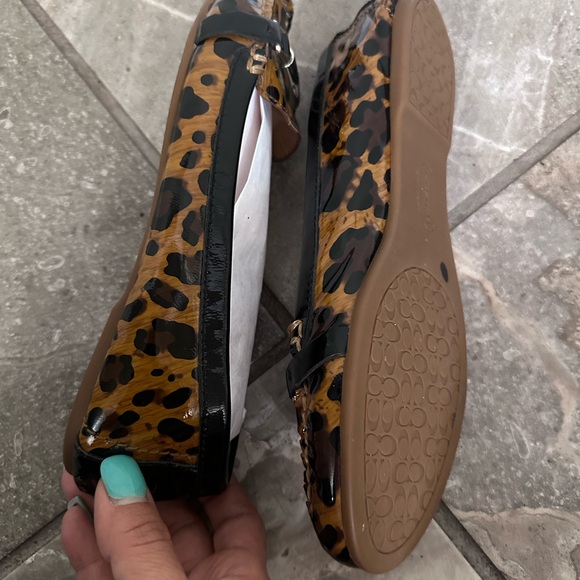 Coach Women's Patent Leather Leopard Print Flats Loafers Size 8 - Picture 6 of 7